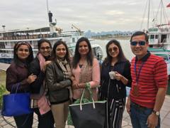 Voyageur group in Halong Bay